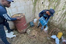 La Policía desmantela fábrica clandestina de clerén en Villa Hermosa, La Romana