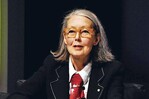 El Nobel premia la obra atrevida de la poetisa canadiense Anne Carson