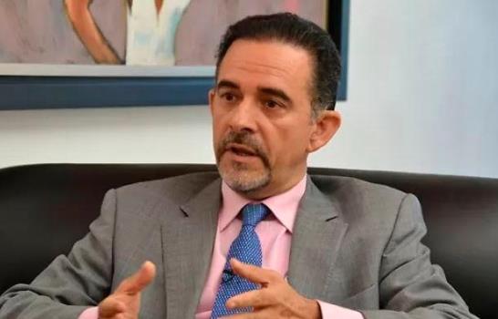 La Academia Dominicana de la Lengua acogerá la presentación del primer poemario de Carlos Salcedo