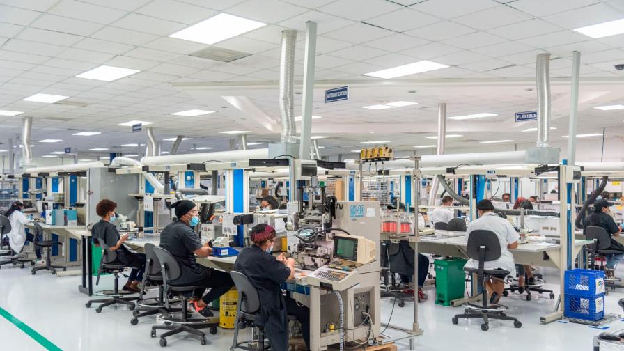 El índice de actividad manufacturera logra una ligera mejoría impulsado por las ventas