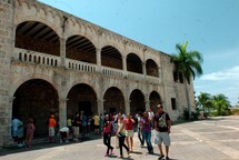 Alcázar de Colón abre sus puertas tras tres años de trabajos e inversión millonaria Alcázar de Colón abre sus puertas tras tres años de trabajos e inversión millonaria