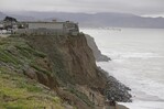 Oleaje pone en peligro a una ciudad costera de California
